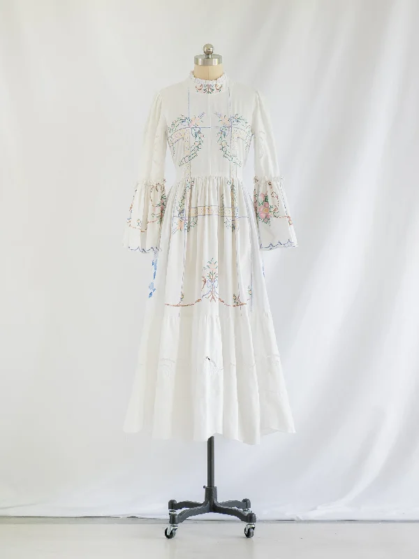 Re-design Upcycled Cross-stitch Embroidery White Maxi Dress Cozy Maxi Dress with Slit Re-design Upcycled Cross-stitch Embroidery White Maxi Dress Cozy Maxi Dress with Slit