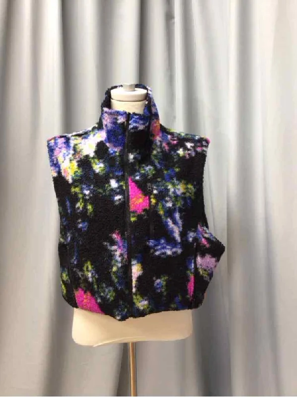 CHAMPION SIZE MEDIUM Ladies JACKET V-Neck Jacket Boat Neck Jacket Square Neck Jacket CHAMPION SIZE MEDIUM Ladies JACKET V-Neck Jacket Boat Neck Jacket Square Neck Jacket